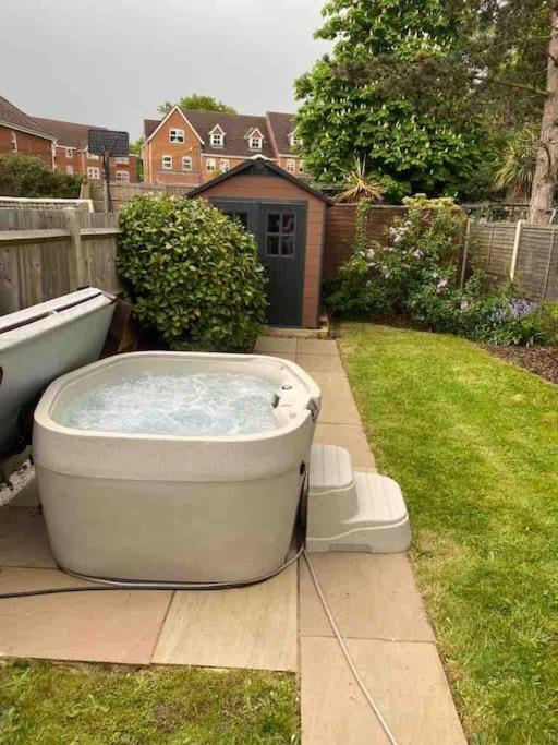 Three Bedroom House, Driveway, Bracknell Centre 外观 照片